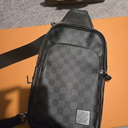 Lv Slingbag