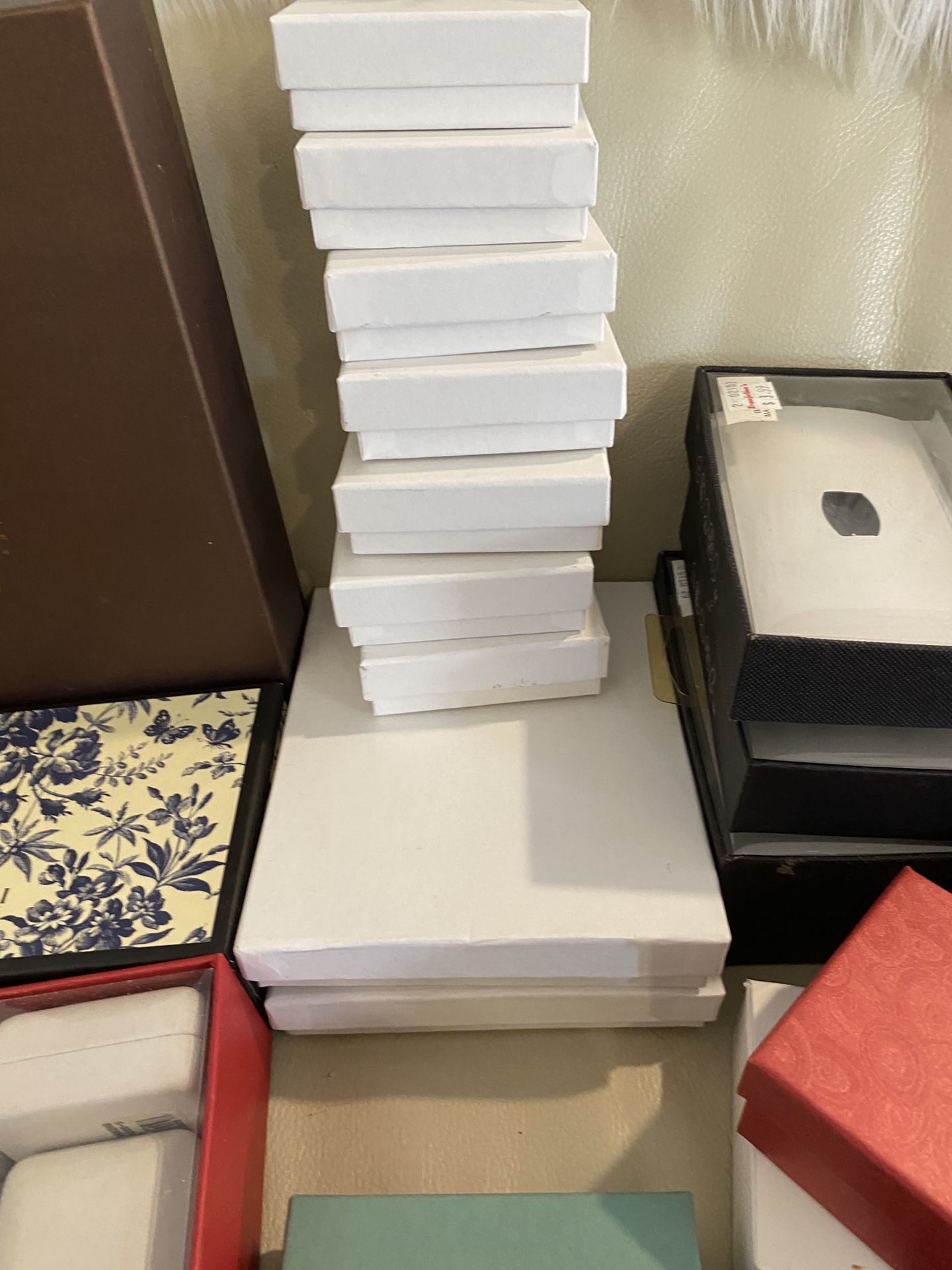 32 Small Boxes & Cases