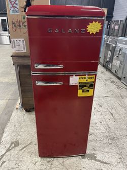 Galanz Top Freezer Refrigerator 