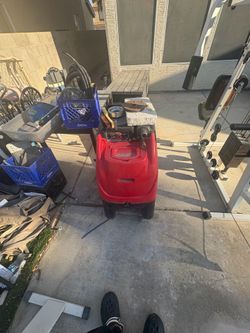 Carpet Extractor/ Cleaner