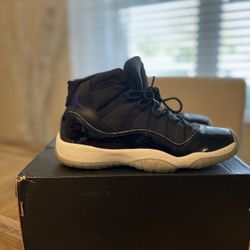 Air Jordan 11 Retro Black /Concord White 2018 Size 7Y Boys