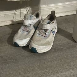 Girls Nikes Size 1y