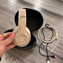 Beats Studio3 wireless noise cancelling headphones - Sand Dune