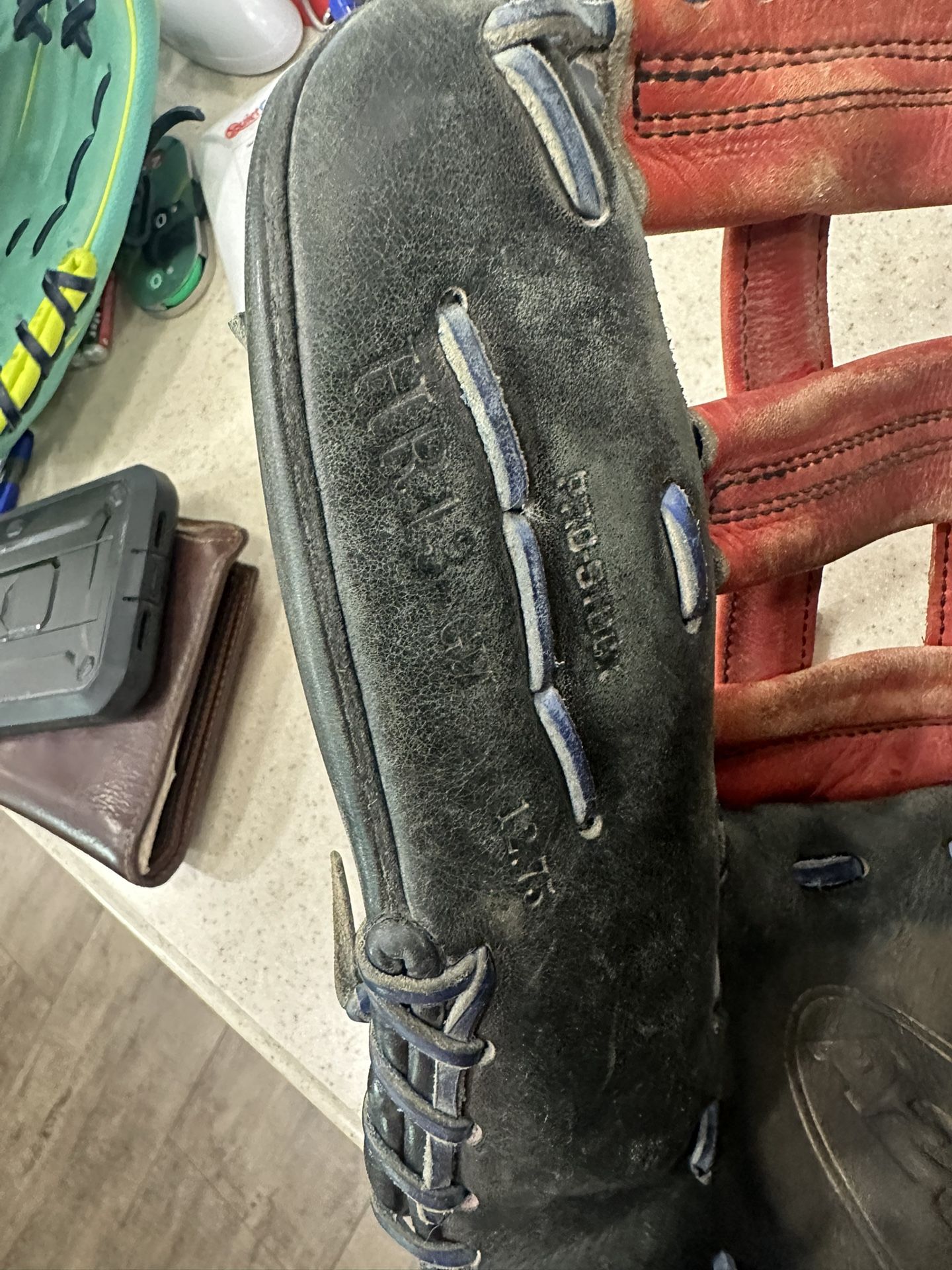 12.75” Wilson A2000 Glove