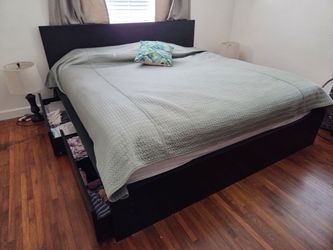 King size bed