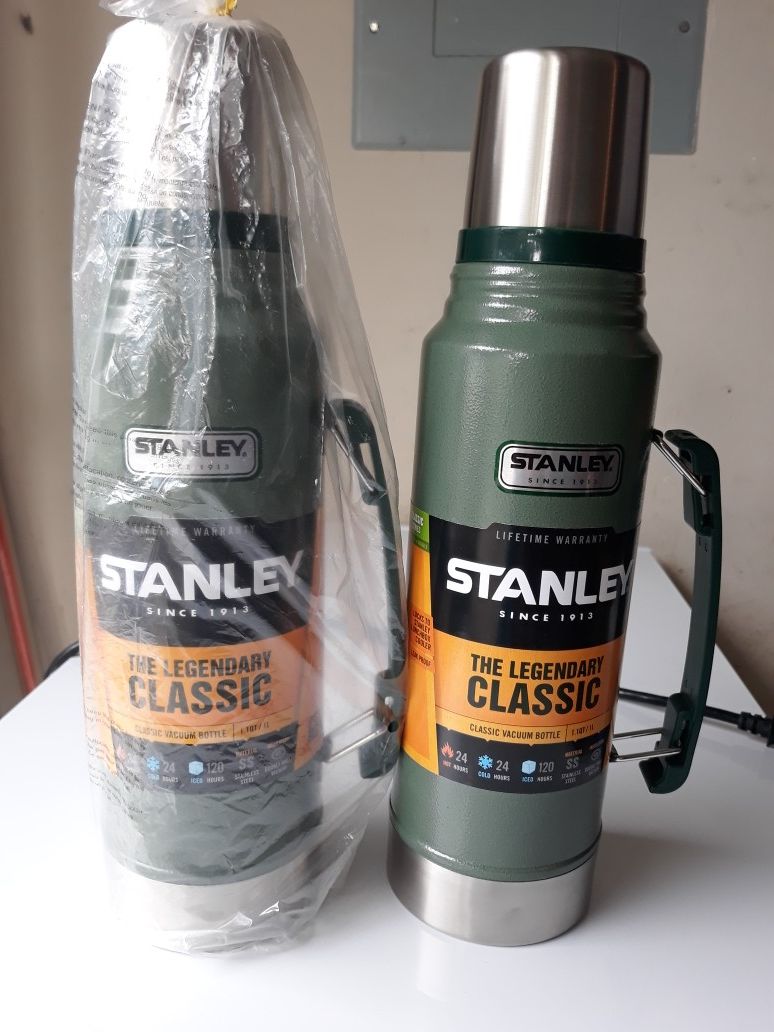 Thermos Stanley Classic Vacuum bottle 1.1 Qt,