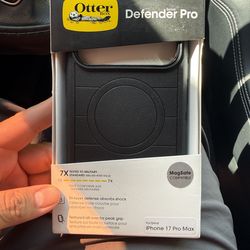 iPhone 17 pro Max defender pro