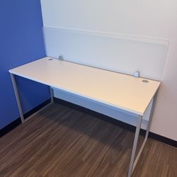 Hybrid 60W X 24D Computer Table Desk w/ Privacy Screen
