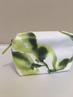 LA MER COSMETIC BAG
