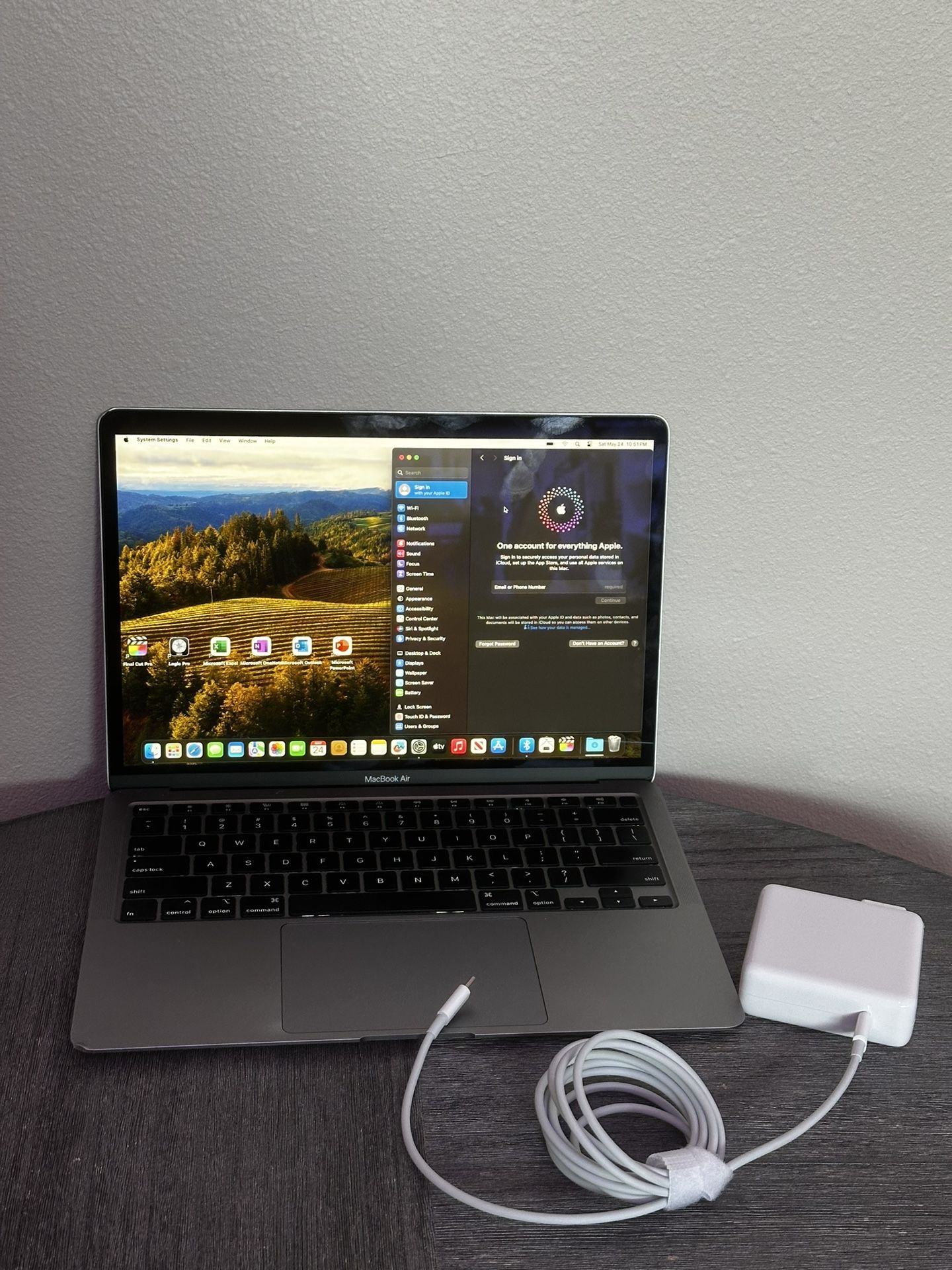 MacBook Air 13inch 2020 / i3 / 8gb ram / 250gb storage