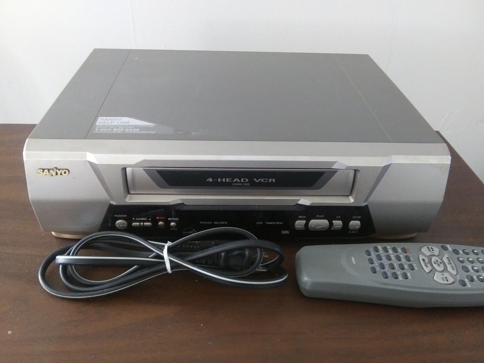 Sanyo VCR works good with remote