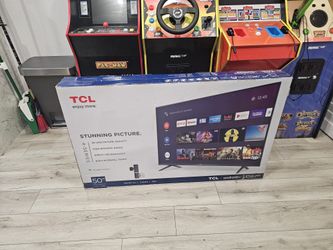 TCL 50 inch Brand new TV in box never used (serious buyers)