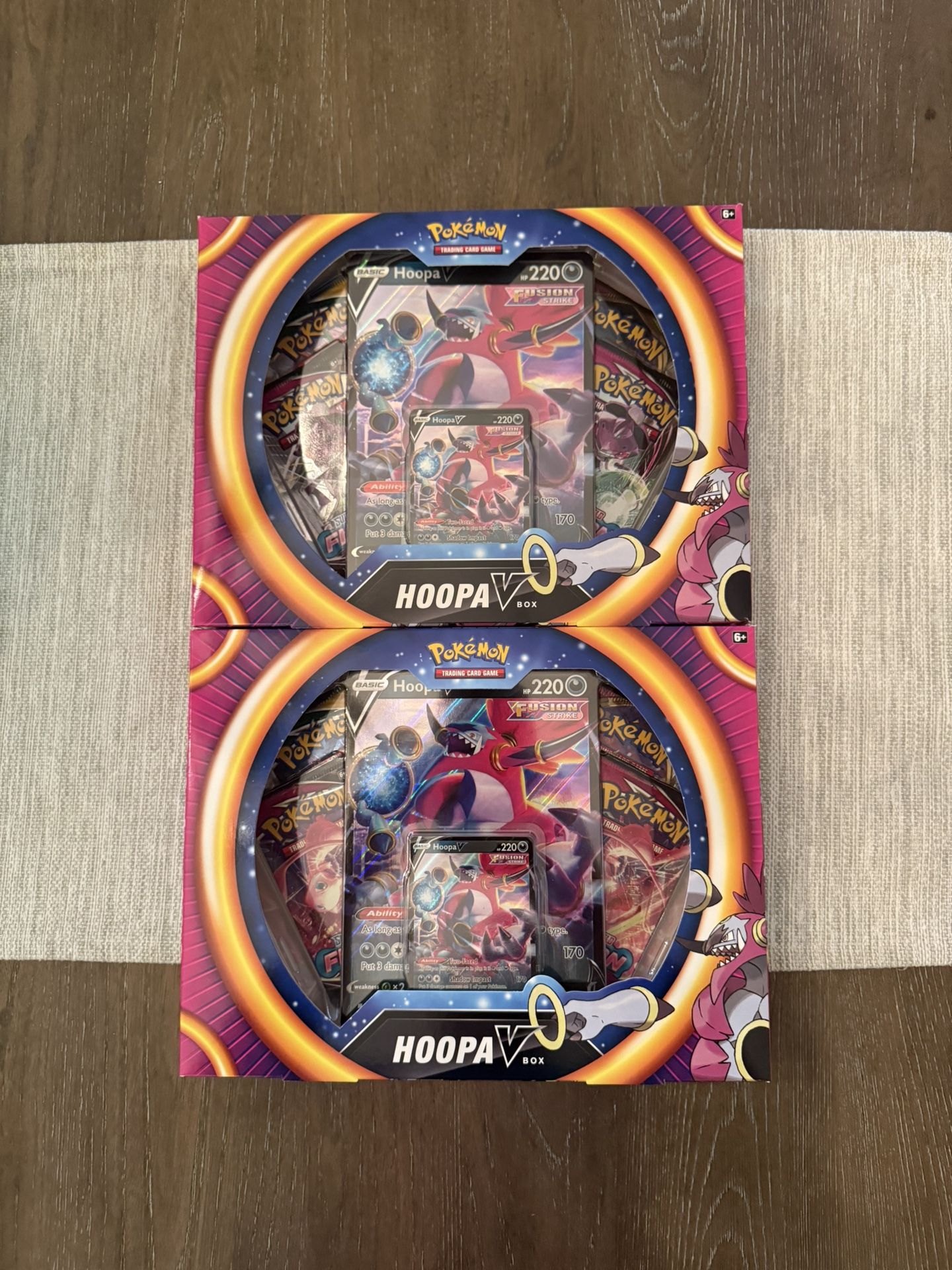 Pokemon TCG Hoopa V Box : Fusion Strike