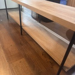 Entertainment Center / Tv Stand 