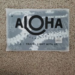 NWT Aloha Collection Medium pouch