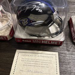 Ray Lewis Signed Mini Helmet. Ravens. 