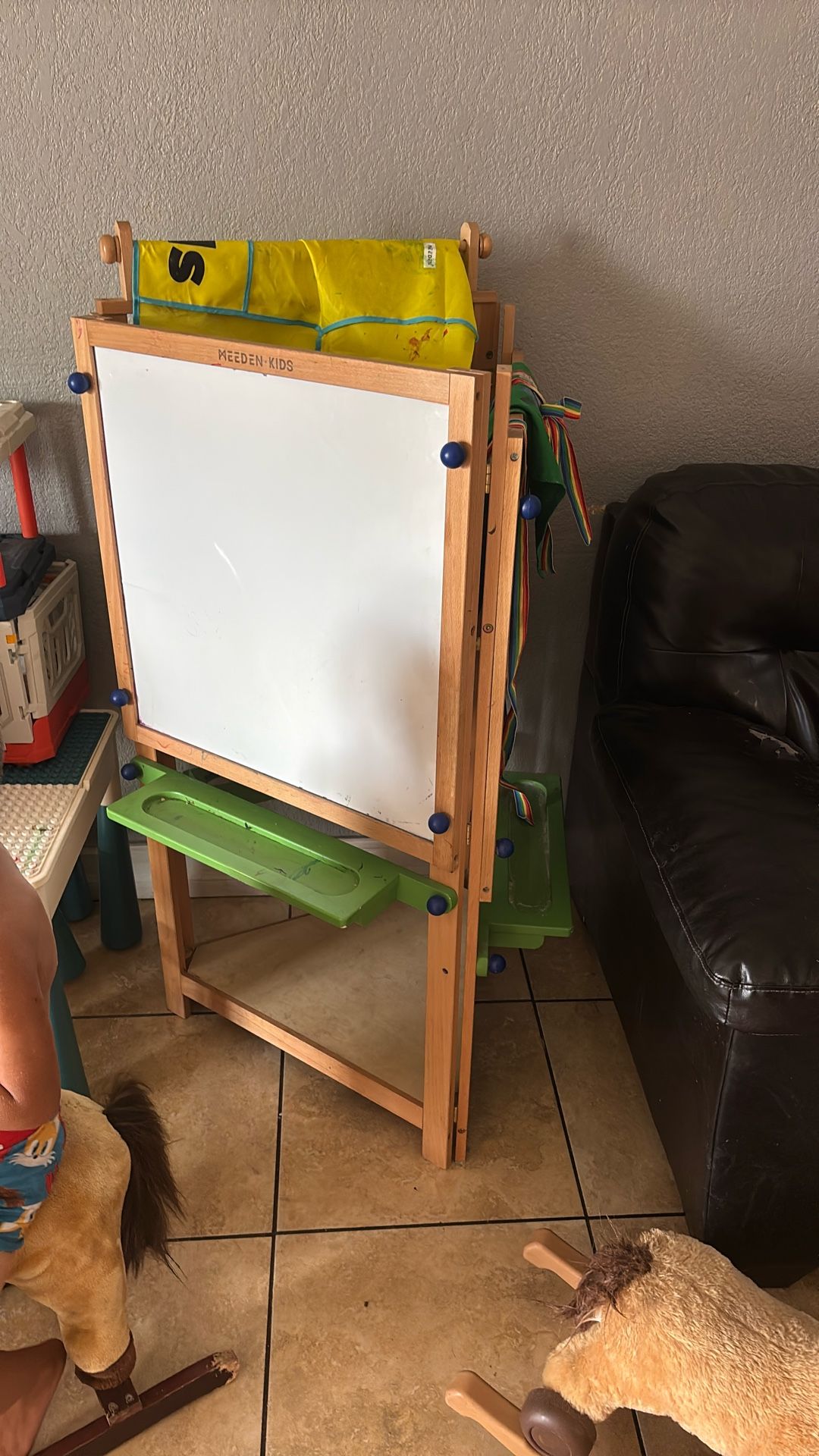 Kids 3 Sided Black Board 100