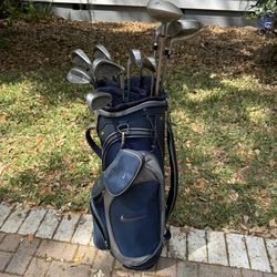 Ladies square two golf club set. Complete set with Nike golf bag right handed