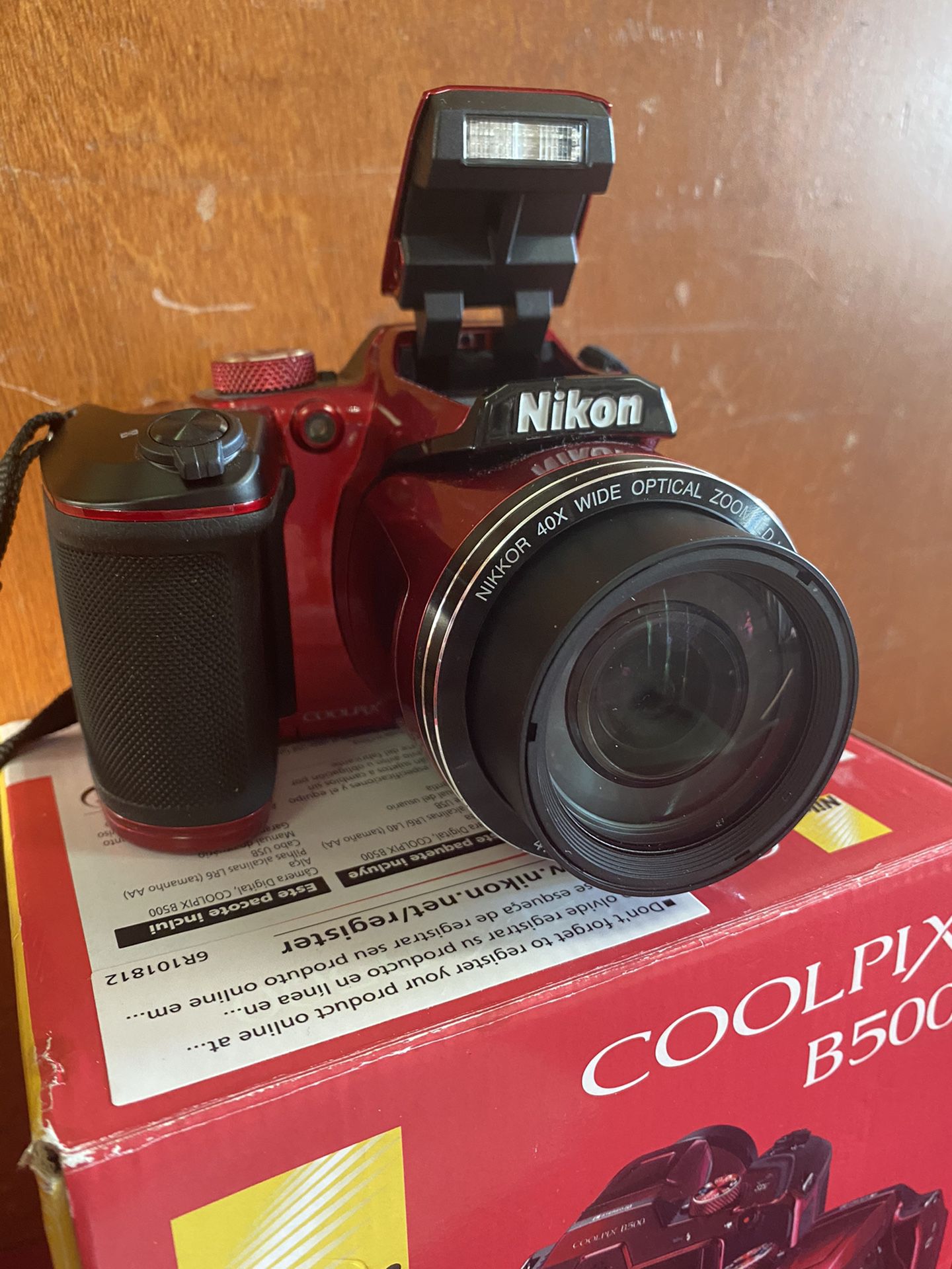 Nikon Cool Pix 16.0 MegaPixels 3 “ Screen Full HD Movie Model B500