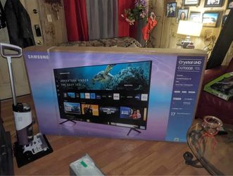 New Samsung TV New Never Open 