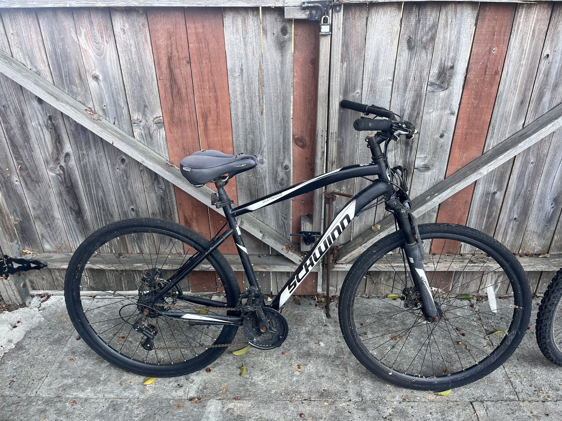 Schwinn 700c Glenwood Hybrid Bike 21 Gear 29” Wheel