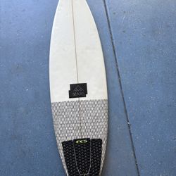 Mars Surfboard 5’9