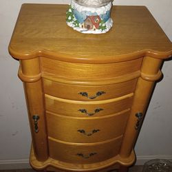 🎀 Nice Gift - Jewelry Armoire / Jewelry Box - holds lots of jewelry