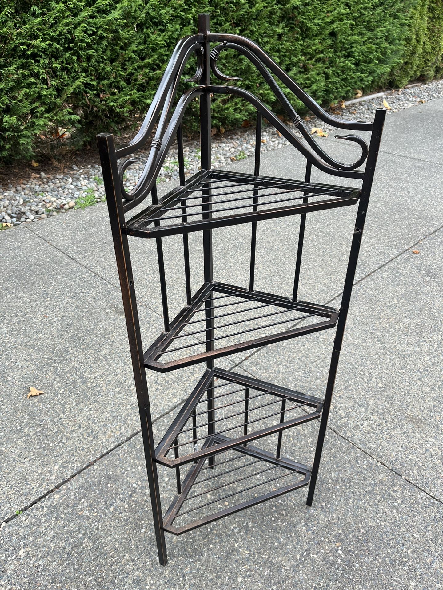 Metal Corner Shelf 4 feet tall