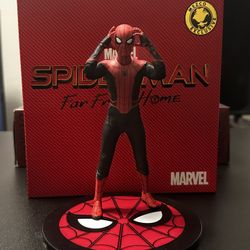 Mezco One : 12 Exclusive Spiderman Far From Home