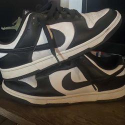 Nike Panda Dunks 