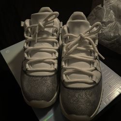 Jordan Lowe 11 Size 9