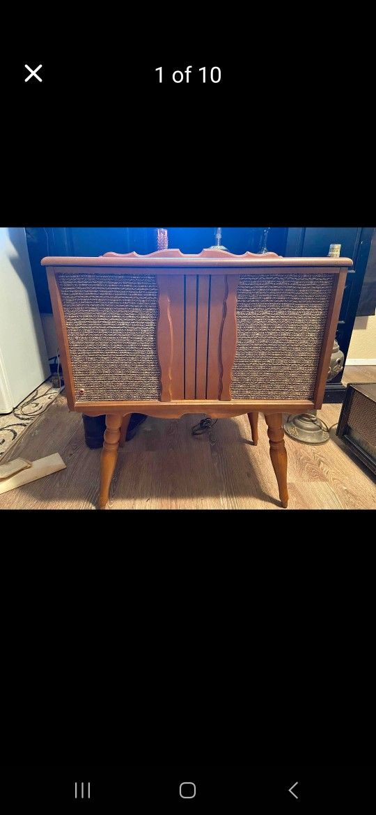 Delmonico Solid State Stereo W/ Record Player