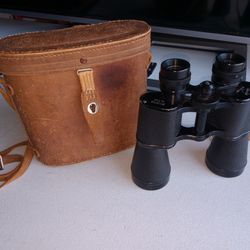 1945 Classic Binoculars In Excellent Condition $80