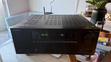 Onkyo AV Receiver TX-NR696