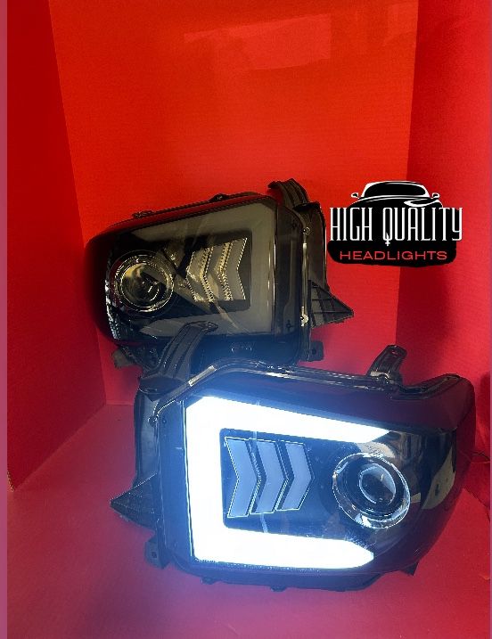 Toyota Tundra 2014. 2021 headlights.
