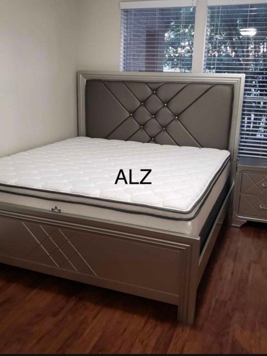 BedRoom Set (4-PIECE QUEEN bed,Dresser,mirror,Nightstand 🌸🌸(39 $down payment ) same day delivery🚚🚚