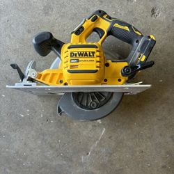 Cordless DeWalt circular saw