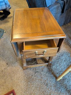 Free end table