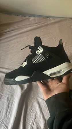 Jordan 4s black and white size 8.5