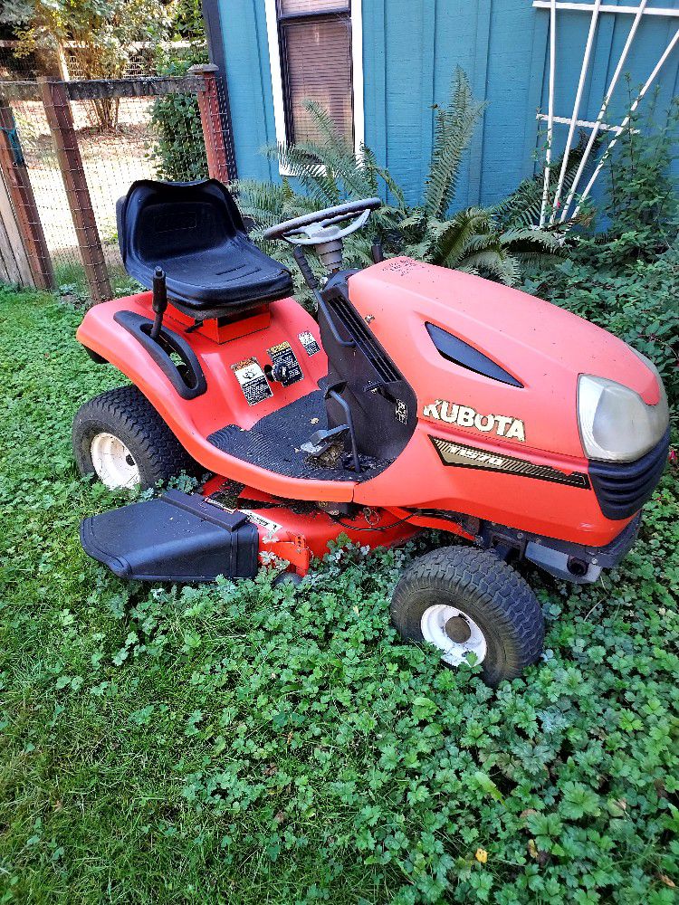 Lawn Tractor Kubota 