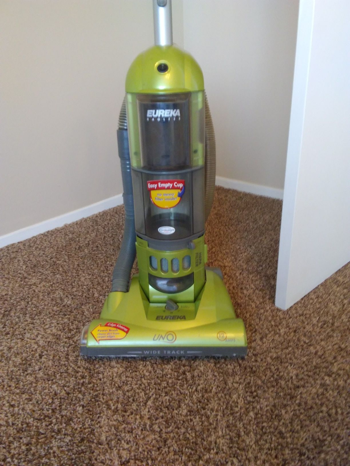 Eureka Uno Vacuum