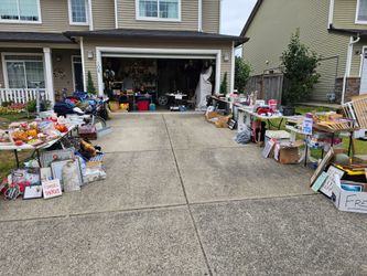 Yard Sale - 108 E 16th Place, La Center