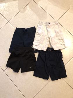 Boys shorts size: 4t