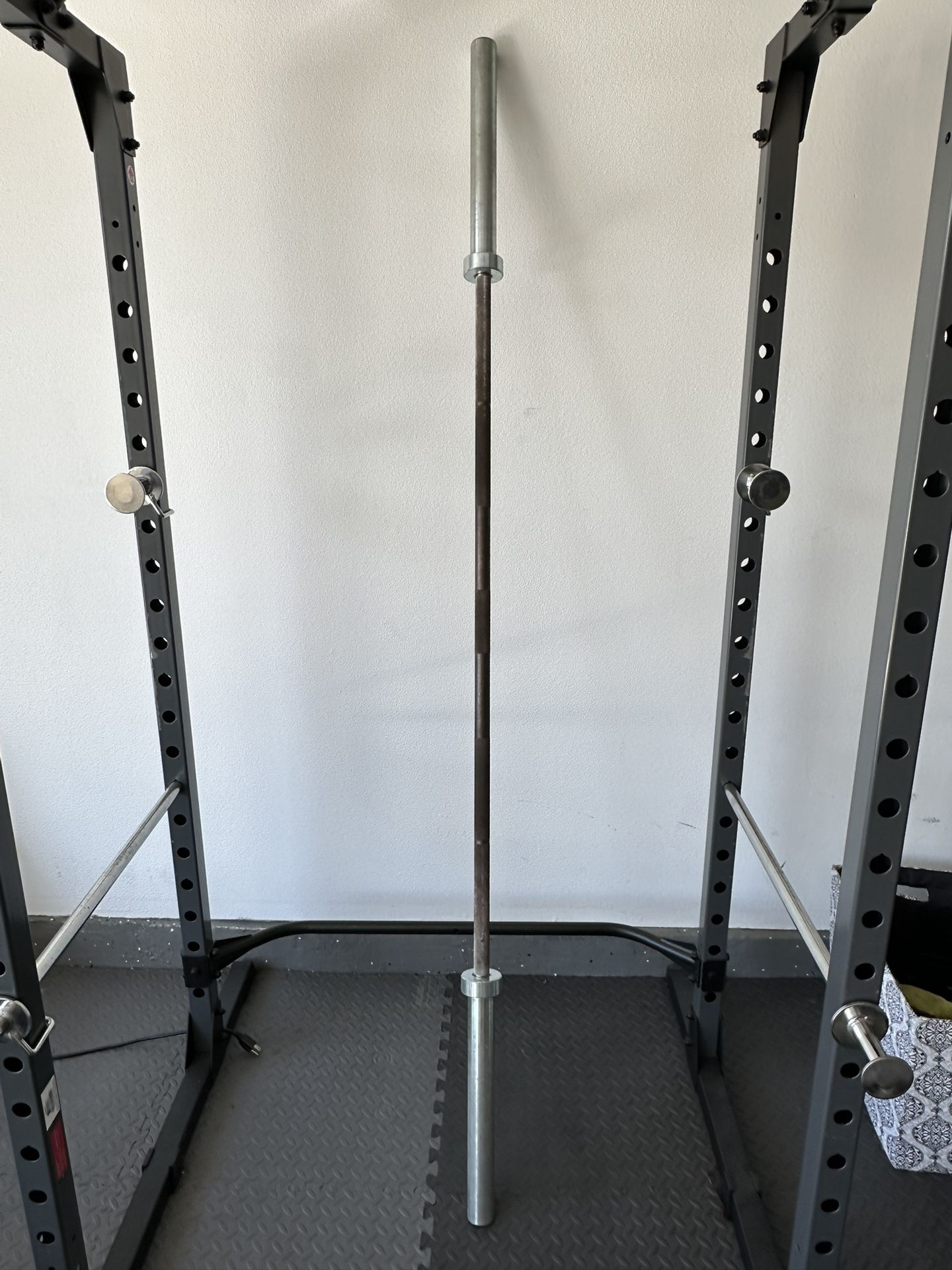 Rogue 20kg Men’s Barbell Weightlifting Bar