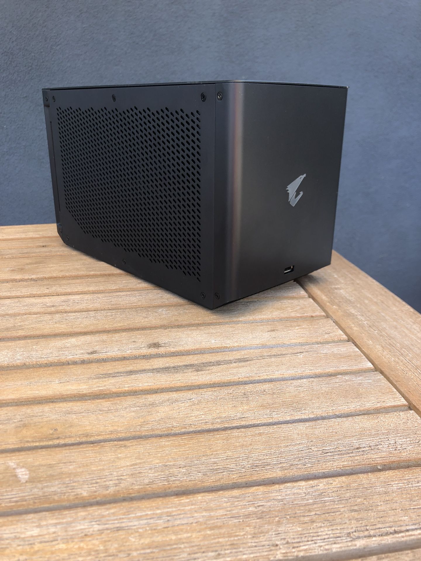 Gigabyte AORUS RTX 3080 Gaming Box 10GB Water-Cooled External Graphics ...