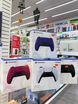 PLAYSTATION 5 CONTROLLERS