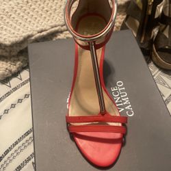 Vince Camuto 