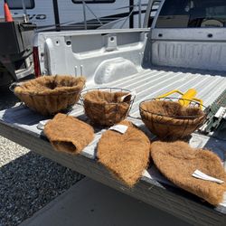 Plant Baskets With Liners