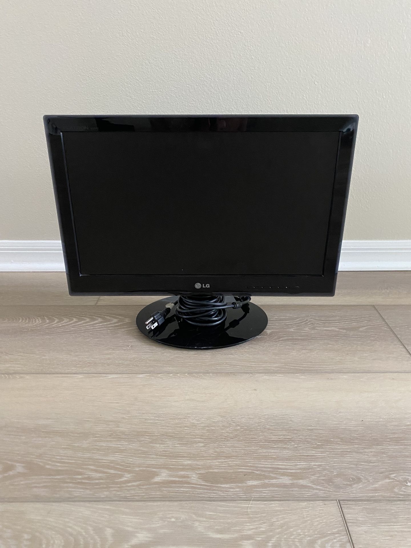 LG 20” Flat Screen Computer Monitor