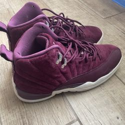 Jordan 12 Retro Bordeaux 